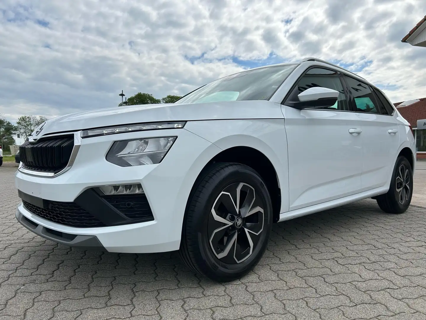 Skoda Kamiq Selection 1.0 TSI / Wireless Smart Link 85 kW (... Weiß - 1