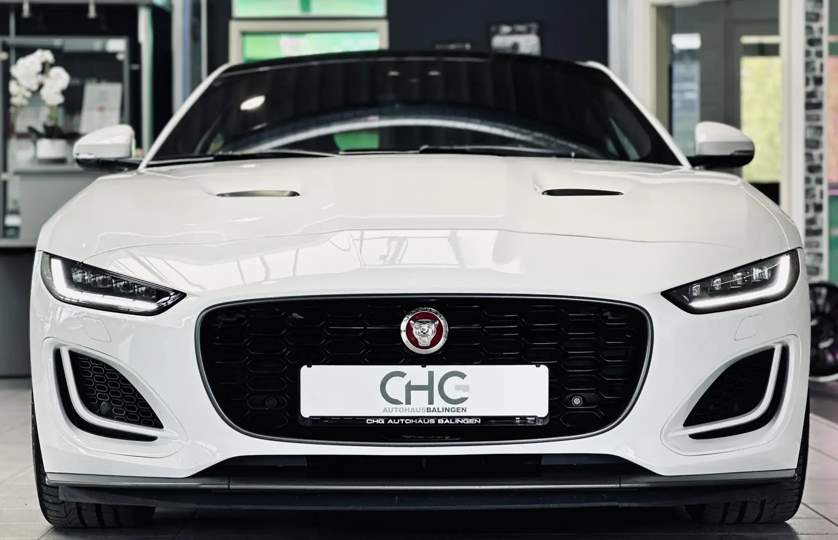 Jaguar F-Type Coupe First Edition AWD|KEYLESS|FAHRASSIST White - 2