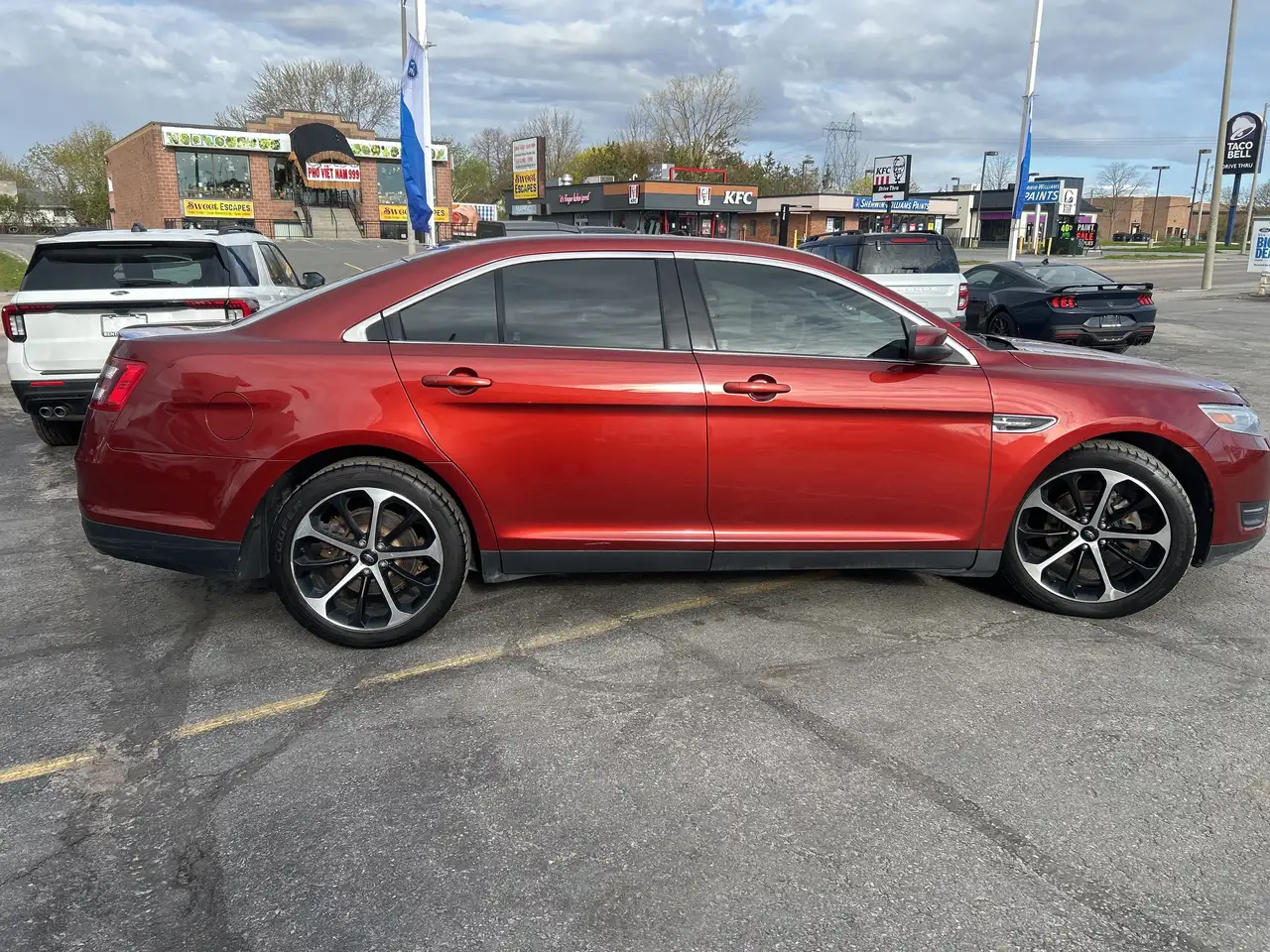 Ford Taurus снимка Ford Taurus
