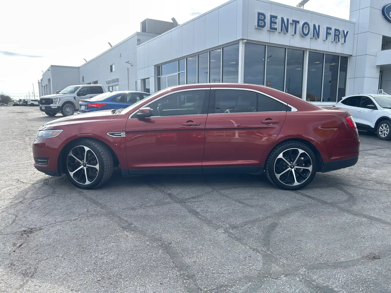 Ford Taurus снимка Ford Taurus