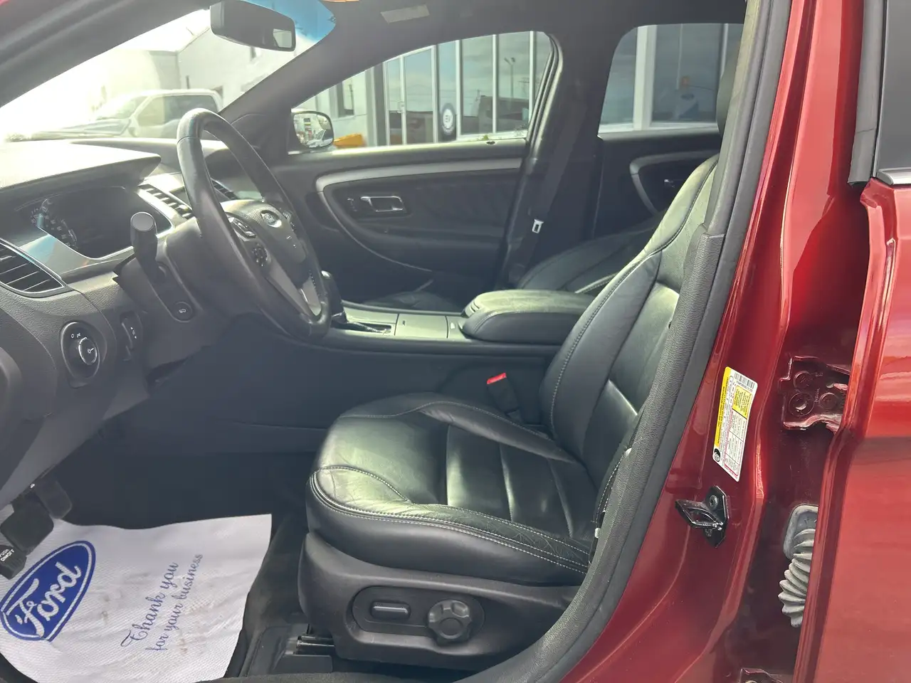 Ford Taurus снимка Ford Taurus