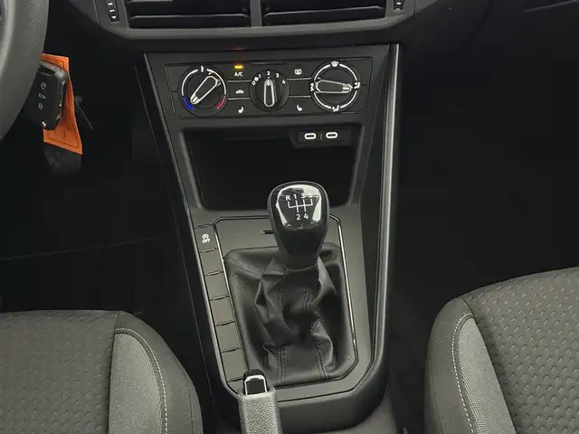 Volkswagen Polo view 12
