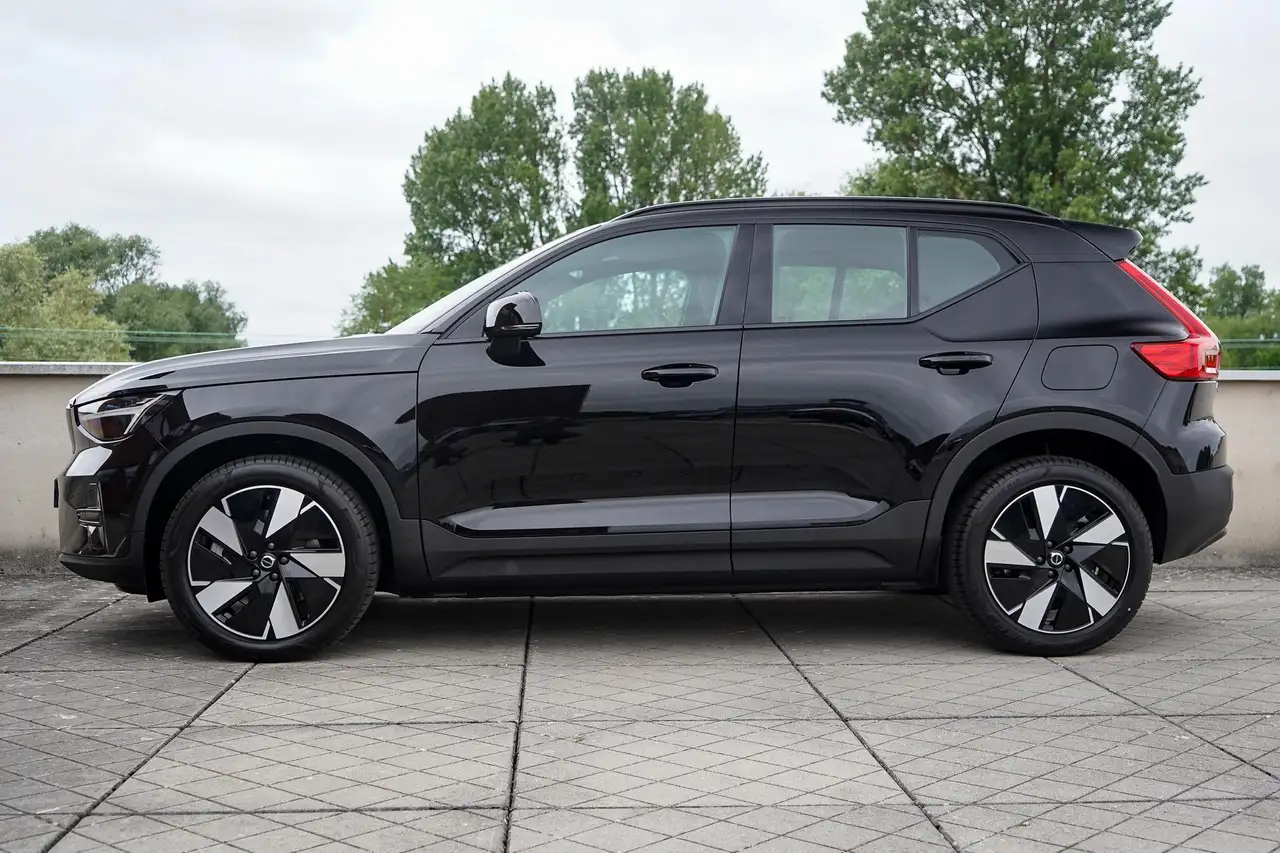 Volvo EX40 2026