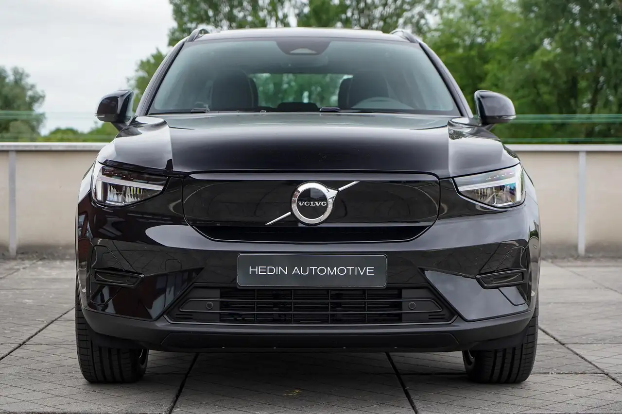 Volvo EX40 2026