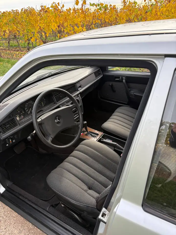 Mercedes-Benz 190 Limousine, foto 6