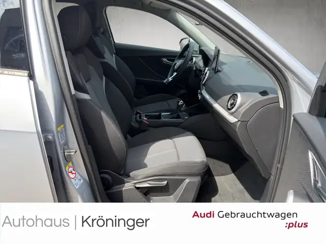 Audi Q2 view 9