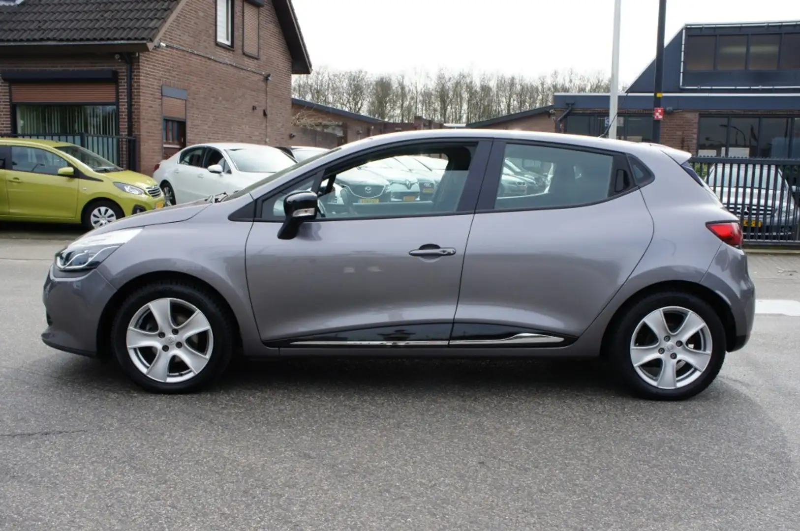 Renault Clio 1.2 DYNAMIQUE TREKH/NAVI/PDC/CRUISE/CAMERA PEFECTE Grijs - 2