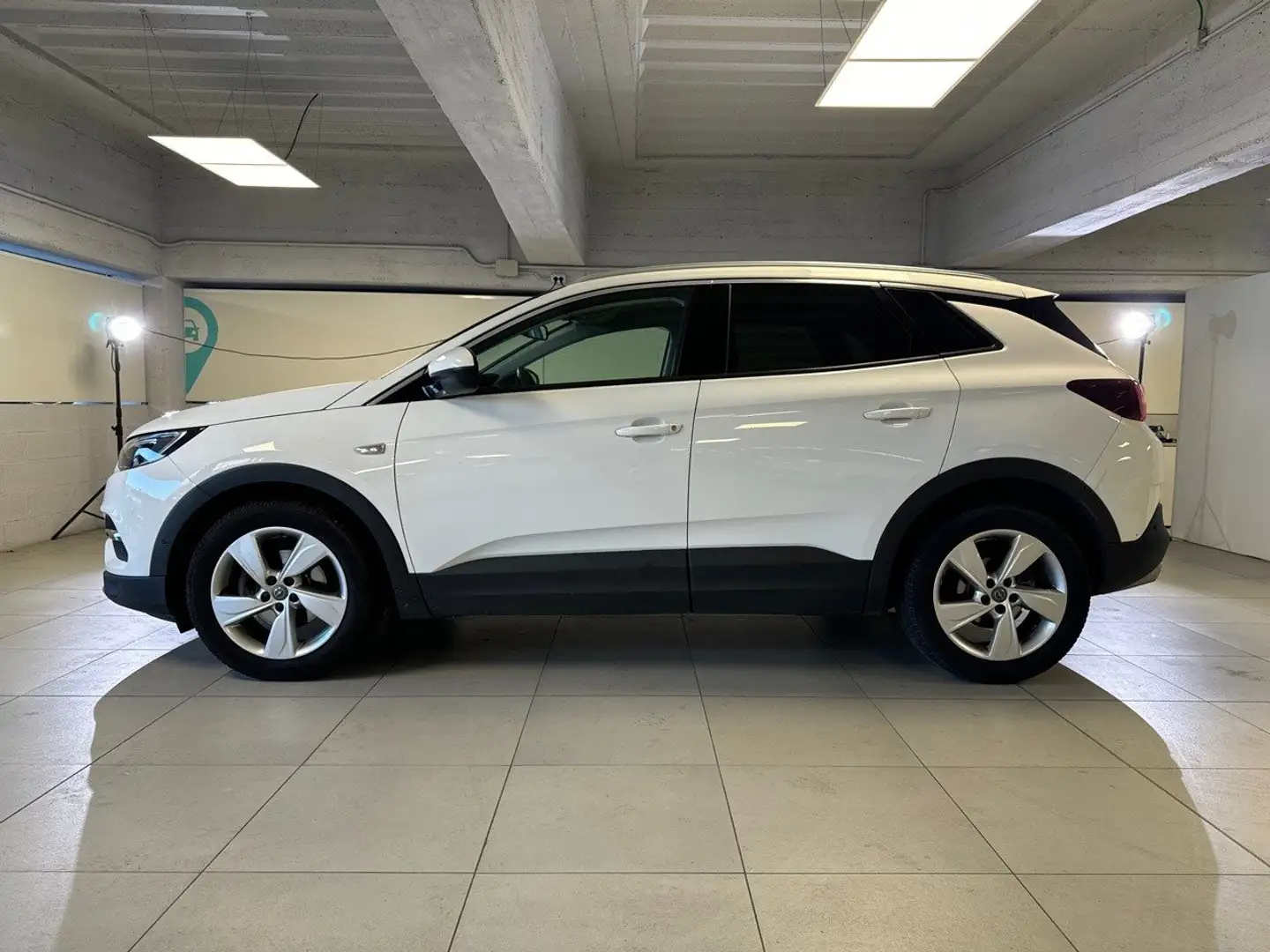Opel Grandland X 1.2 Benzina 130cv Innovation S&S MT6 Weiß - 2