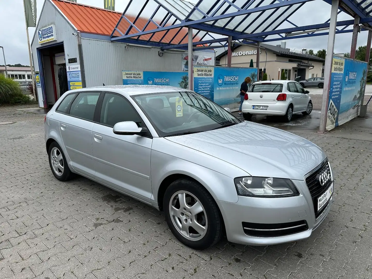 Audi A3 Sportback 1.6 TDI Attraction / EURO-5 / 2.Hand Silber - 2