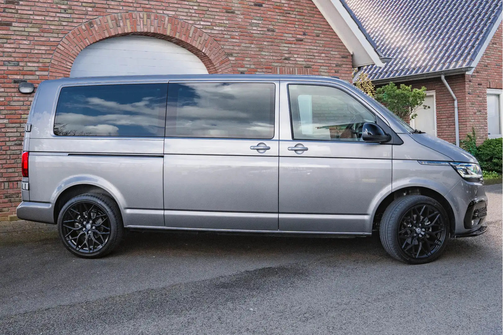 Volkswagen T6.1 Transporter 150 PK DSG 6-PERSOONS DC L2H1 Caravelle ACC| LED | Beżowy - 2