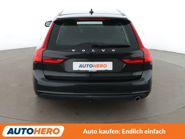 Volvo V90 view 5