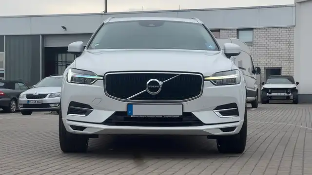 Volvo XC60 view 9