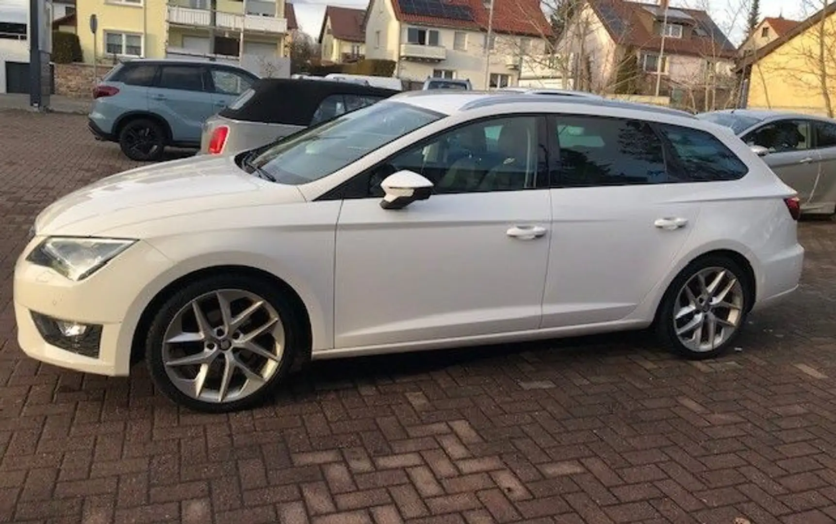 SEAT Leon ST FR Weiß - 2