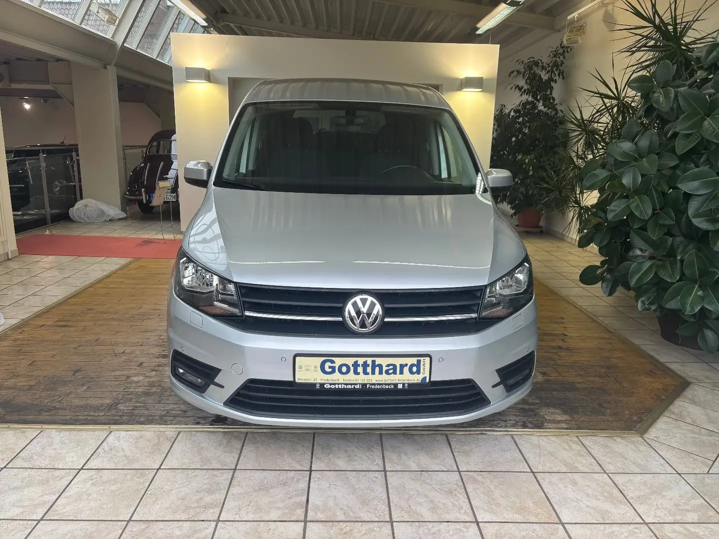 Volkswagen Caddy 2,0TDI 75kW BMT Trendline "USB+AHK+Klima" Silber - 1