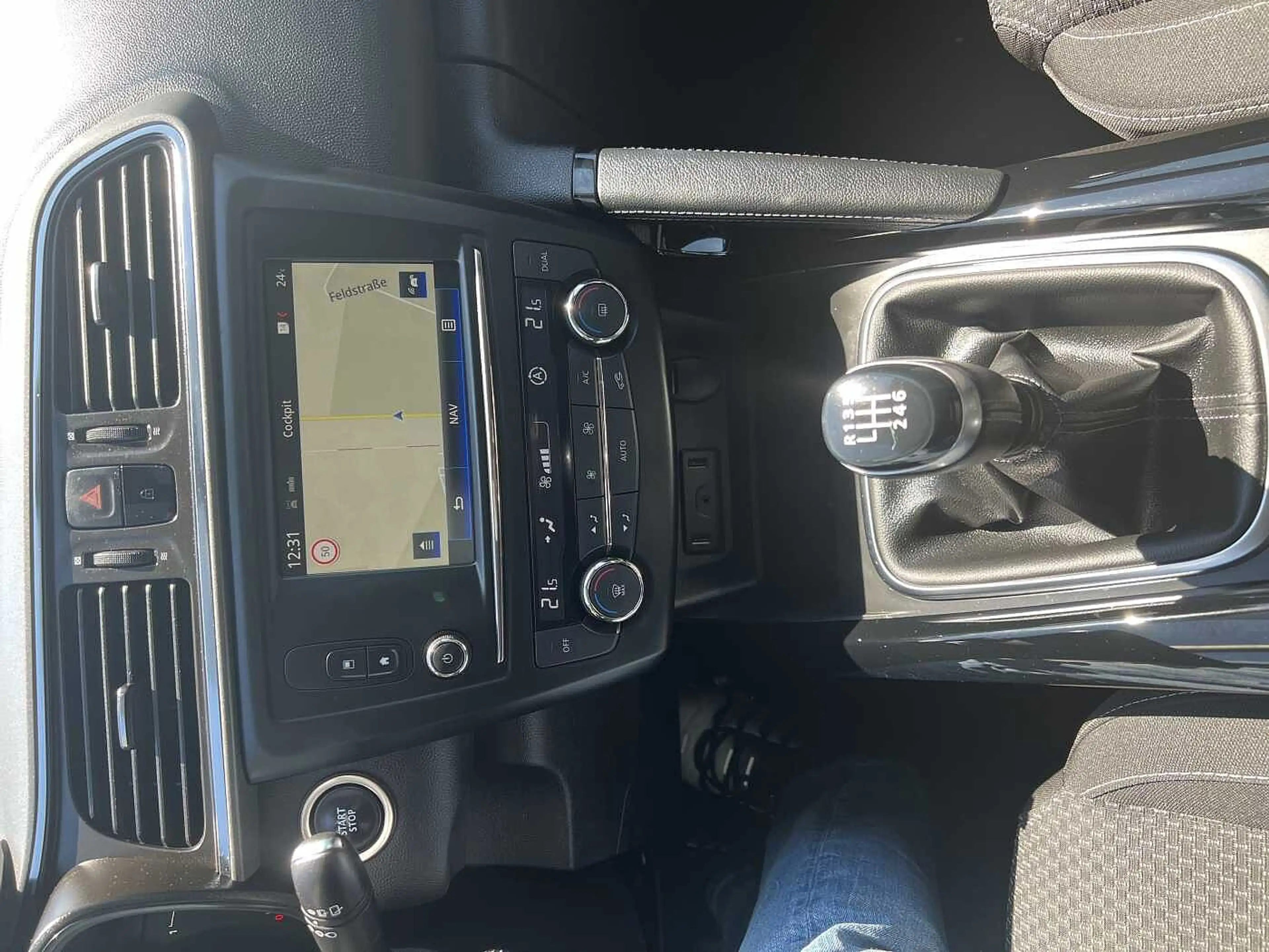 Renault Kadjar Energy dCi 130 Experience — photo 13