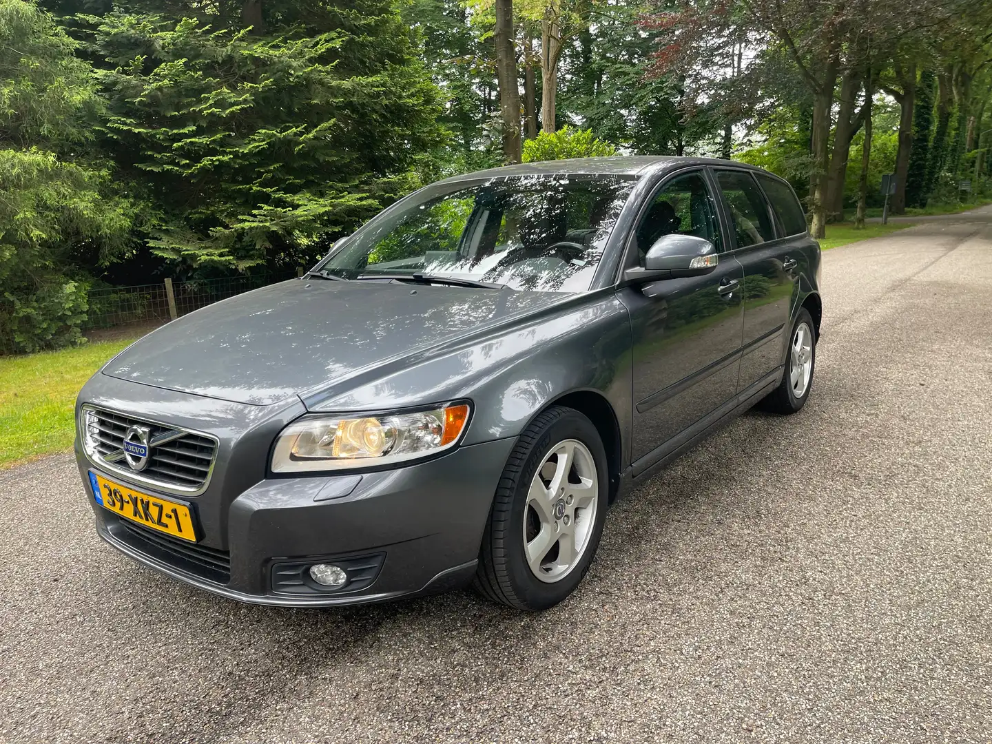 Volvo V50 2.0 Limited Edition SUMMUM Gris - 1
