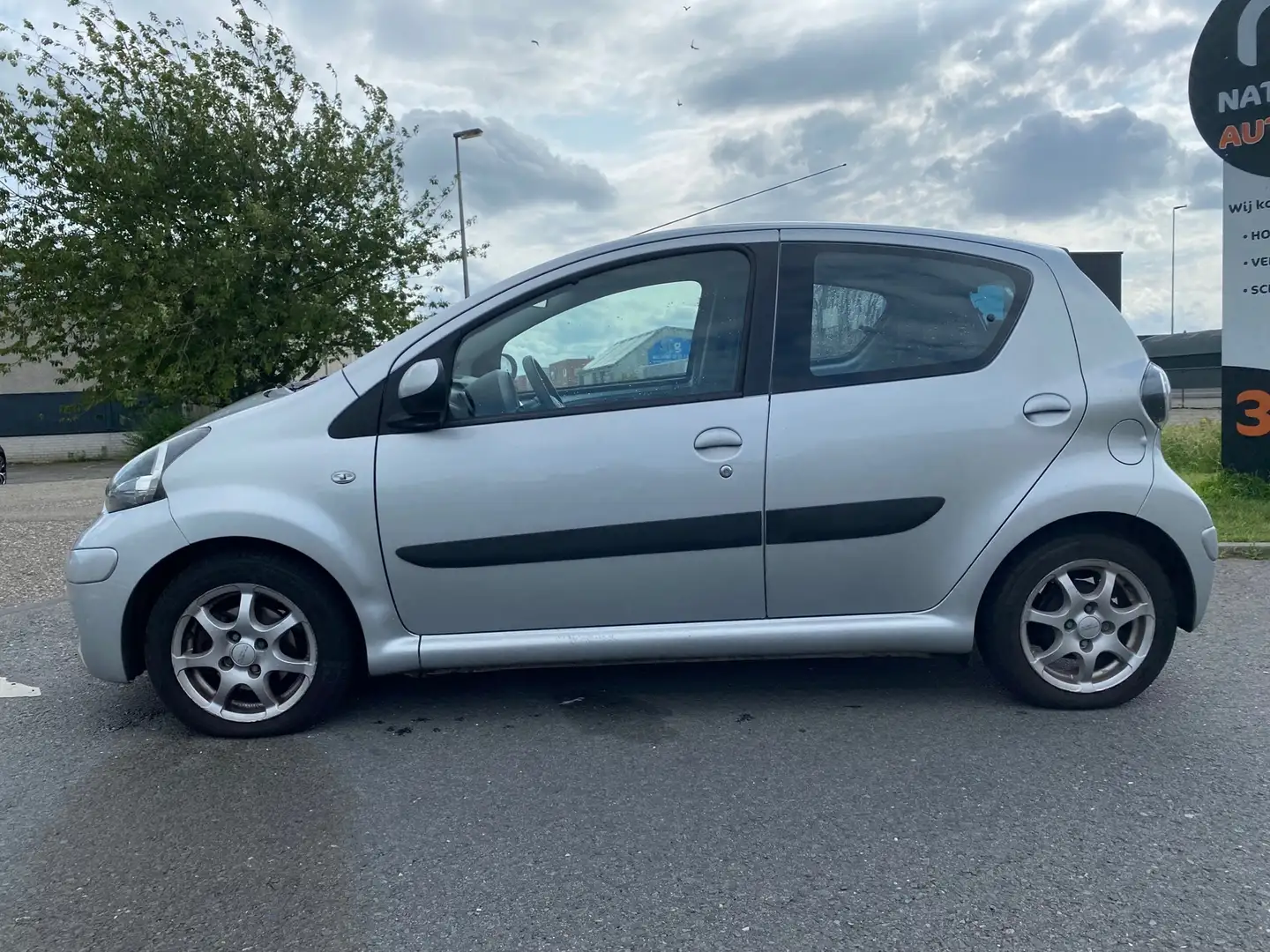 Toyota Aygo 2011 * 1.0-12V Comfort Navigator * AIRCO * ELEC. R Grijs - 2