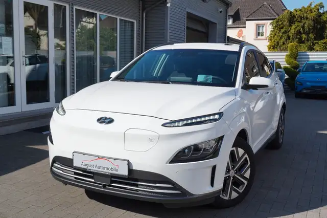 Hyundai KONA Trend Glas Wpump 3Phase Navi AssPak ACC HUD