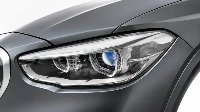 BMW 1 Series view 5