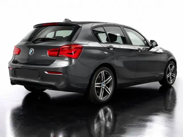 BMW 1 Series view 3