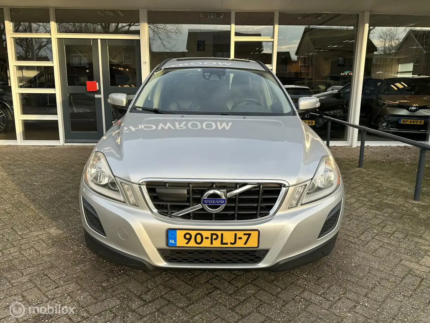 Volvo XC60 2.0T Summum Climat, Leer, Navi, Bluetooth, Pdc, LM Grijs - 2