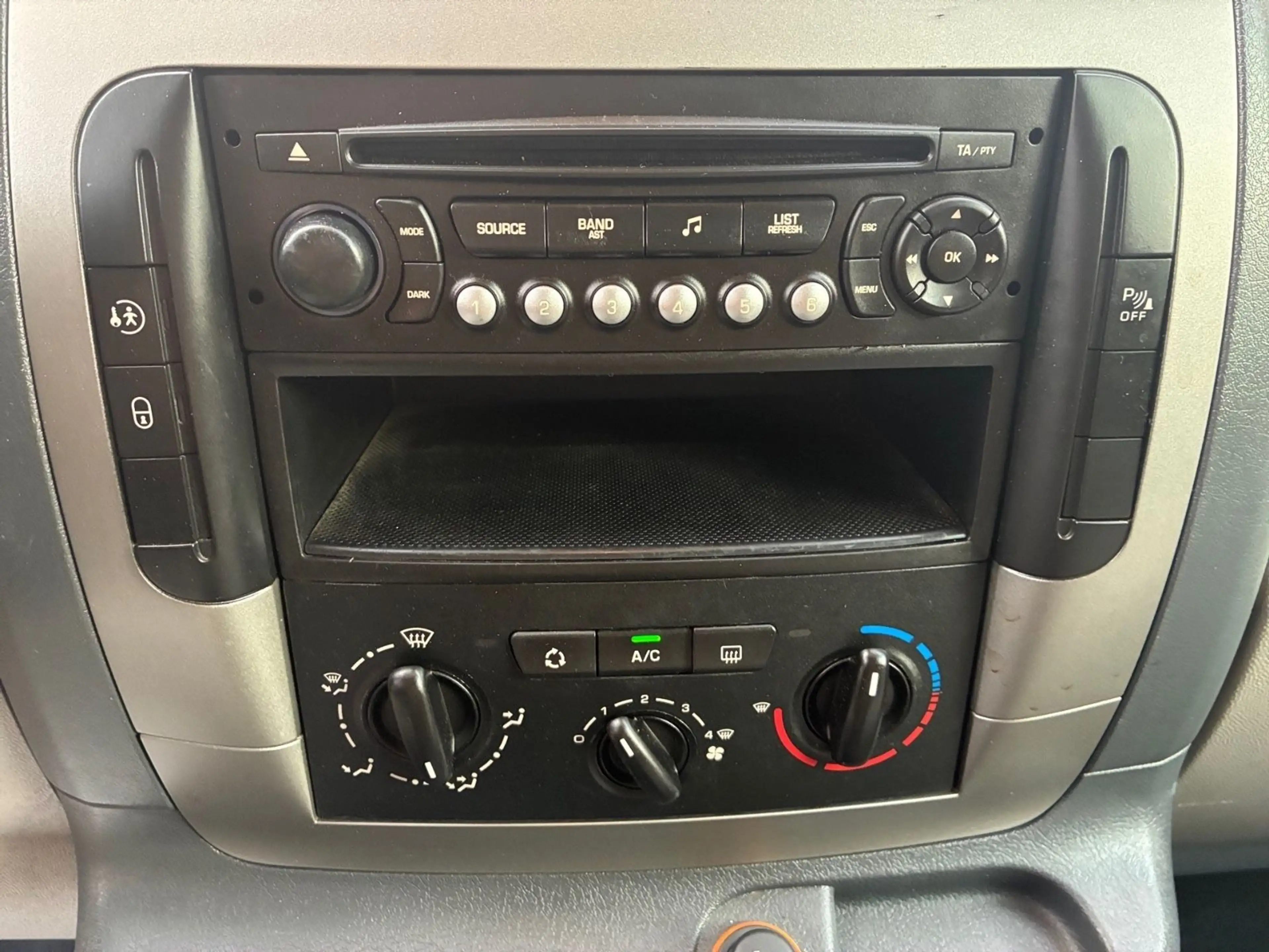 Fiat Scudo Panorama Family L1H1 120 Multijet 5 Sitze — photo 9