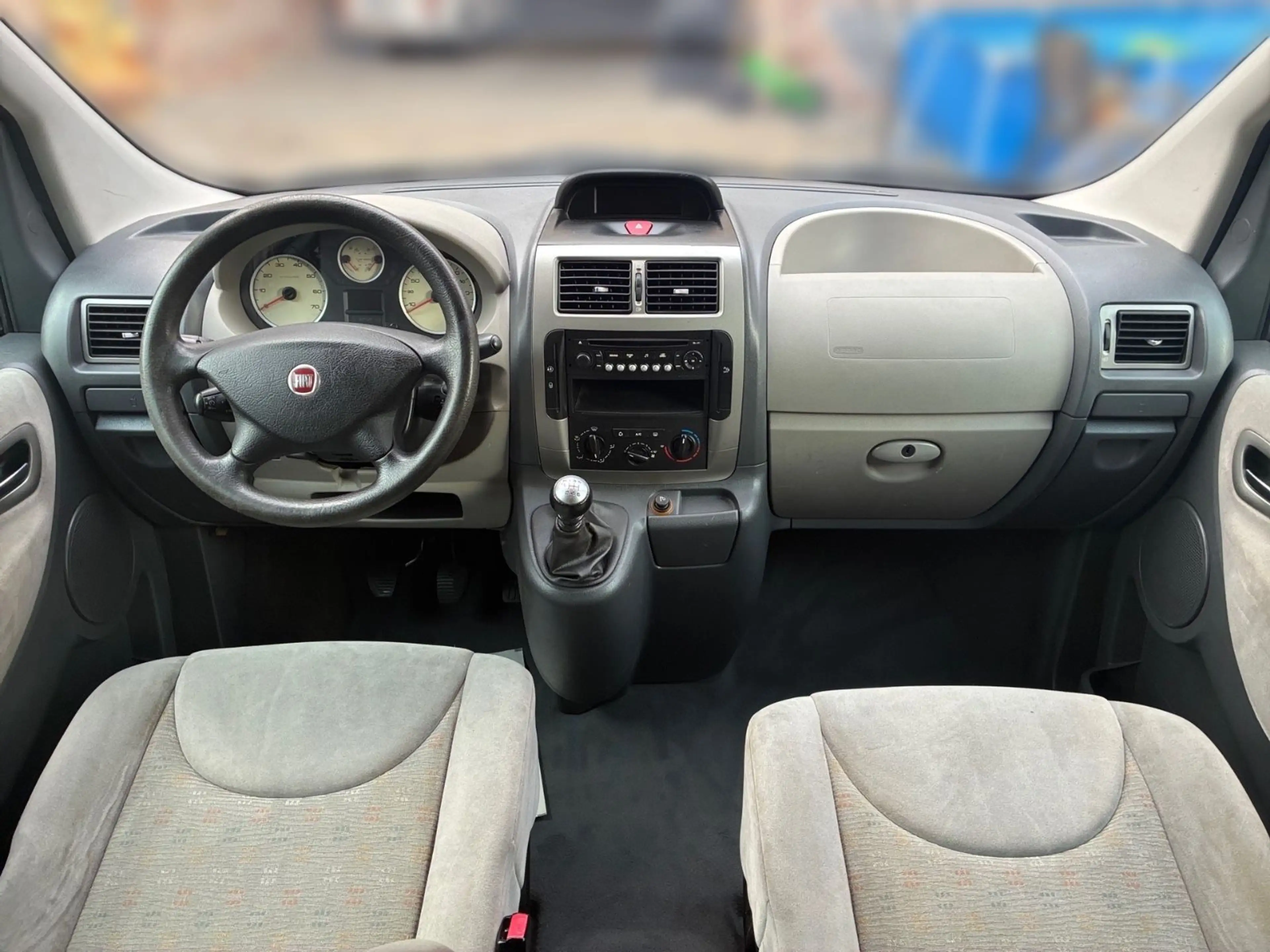 Fiat Scudo Panorama Family L1H1 120 Multijet 5 Sitze — photo 7