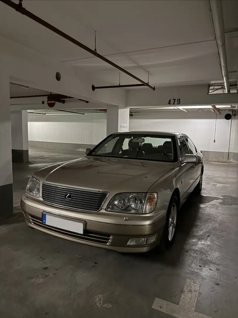 Lexus LS 400 - 1