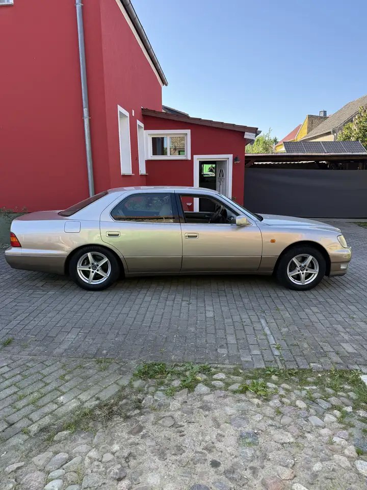 Lexus LS 400, foto 3