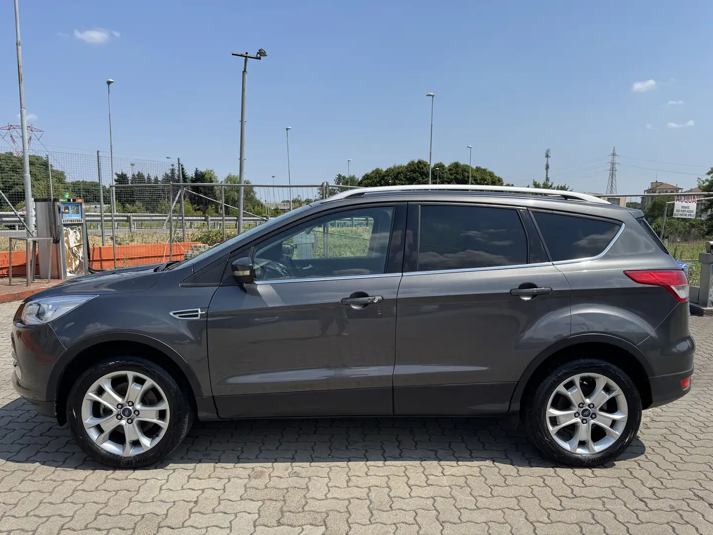 Ford Kuga 2.0 tdci Titanium 2wd 120cv E6 Grigio - 1