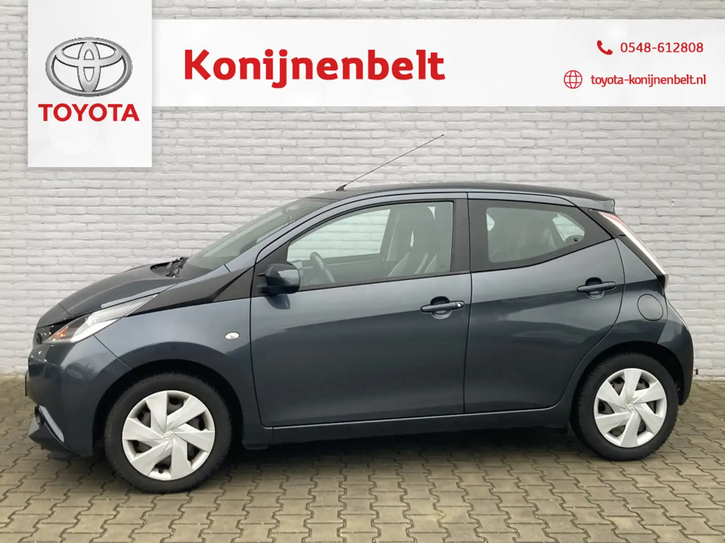 Toyota Aygo 1.0 VVT-i X-Play Automaat 5-deurs | Airco | NL aut Grau - 1