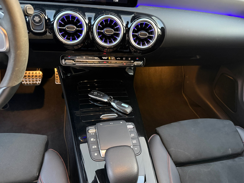 Mercedes-Benz CLA 250 Shooting Brake e AMG Line - Full option - Pano - 3 — photo 13