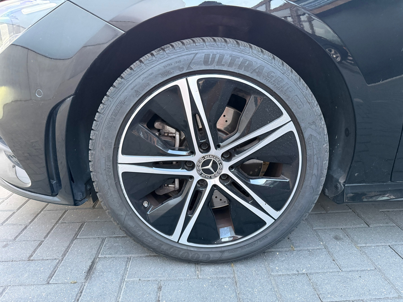 Mercedes-Benz CLA 250 Shooting Brake e AMG Line - Full option - Pano - 3 — photo 4