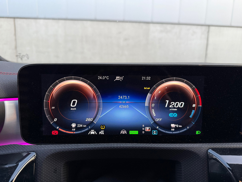 Mercedes-Benz CLA 250 Shooting Brake e AMG Line - Full option - Pano - 3 — photo 11