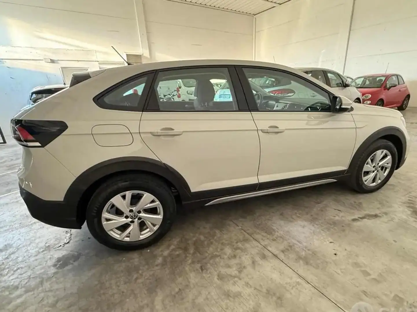 Volkswagen Taigo Taigo 1.0 tsi Life 95cv Beżowy - 1