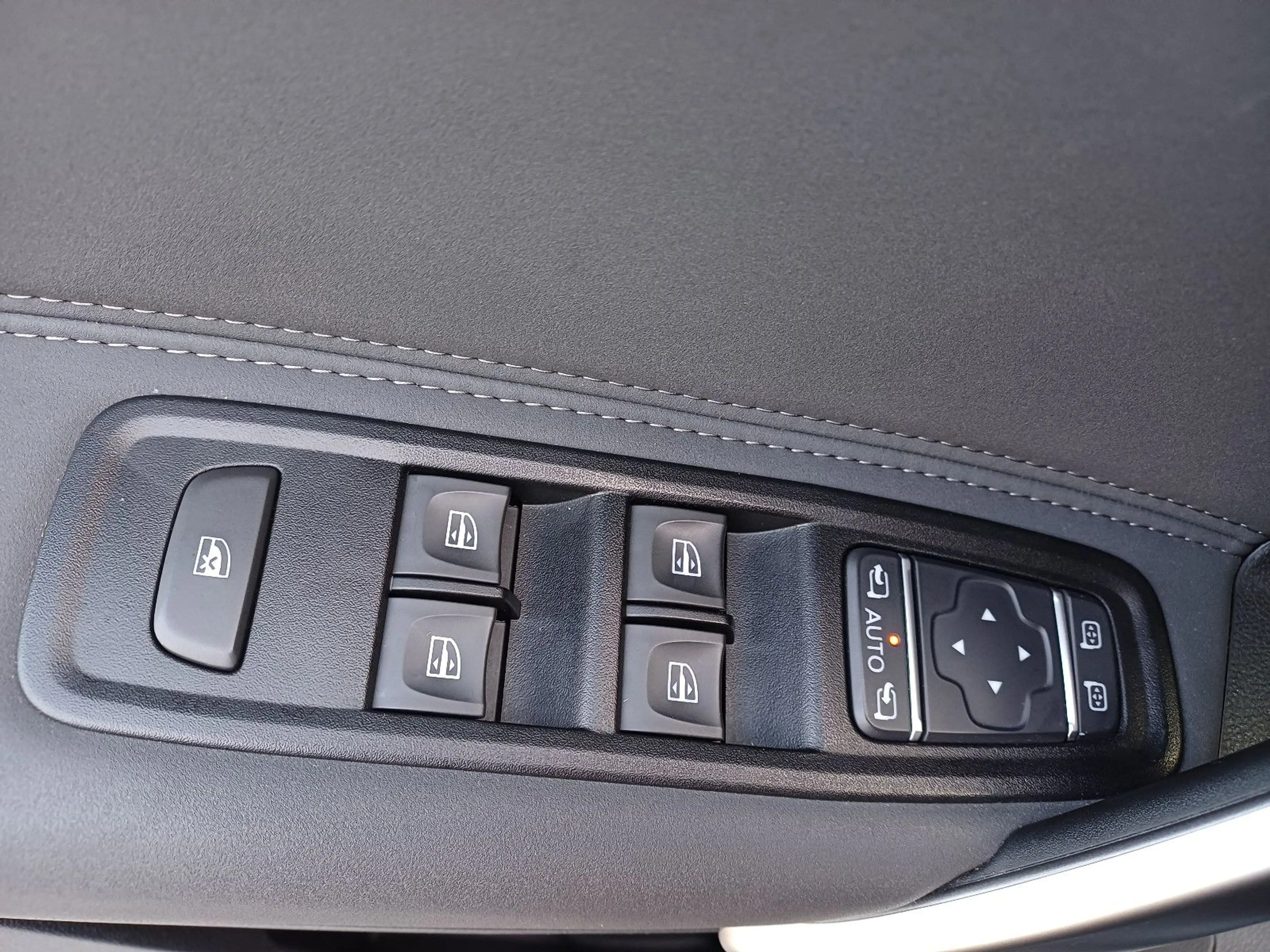 Mercedes-Benz T-Class T 180d PROGRESSIVE-EDITION/Navi/LED/AHK/Kamera — photo 16