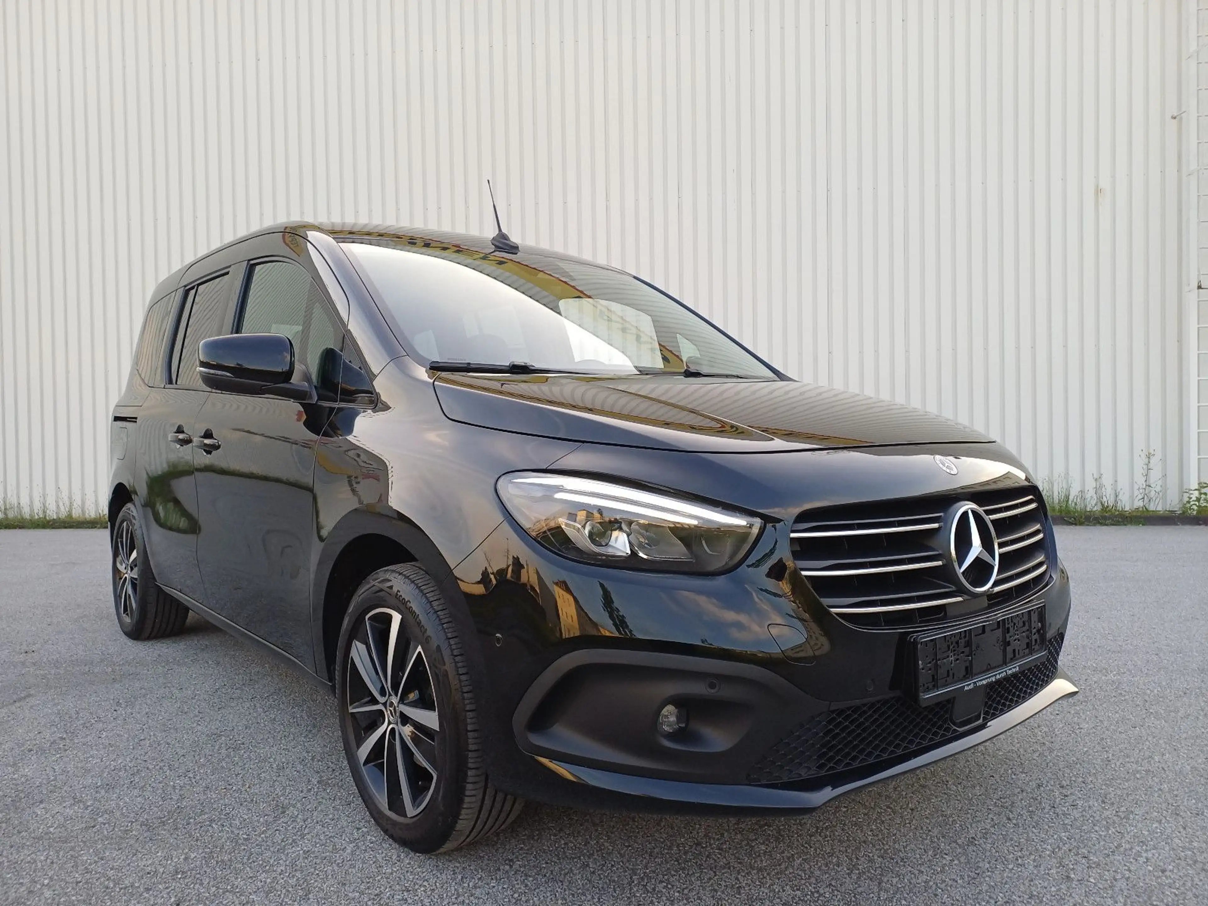 Mercedes-Benz T-Class T 180d PROGRESSIVE-EDITION/Navi/LED/AHK/Kamera — photo 3