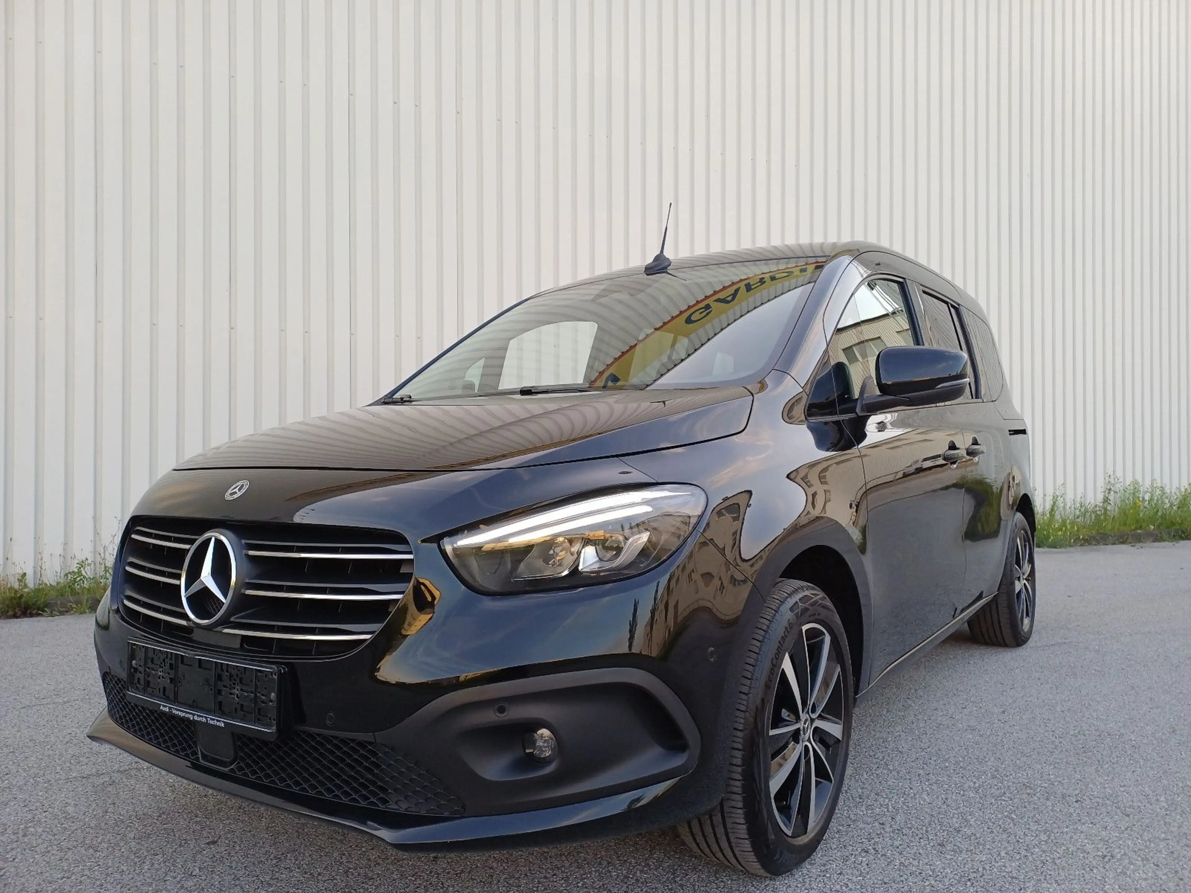 Mercedes-Benz T-Class T 180d PROGRESSIVE-EDITION/Navi/LED/AHK/Kamera