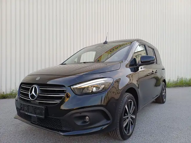 Mercedes-Benz Classe T T 180d PROGRESSIVE-EDITION/Navi/LED/AHK/Kamera