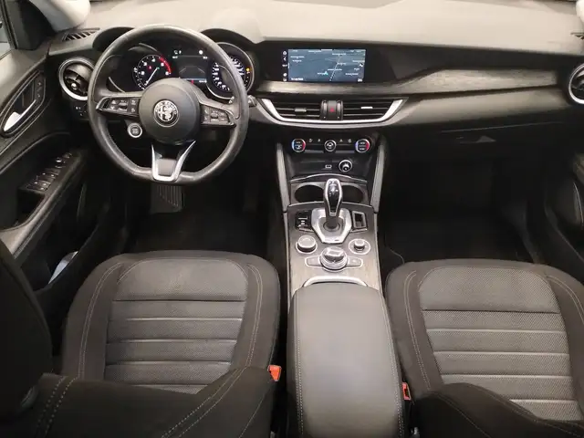 Alfa Romeo Stelvio view 14