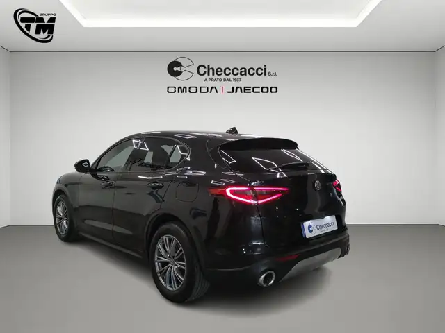 Alfa Romeo Stelvio view 5
