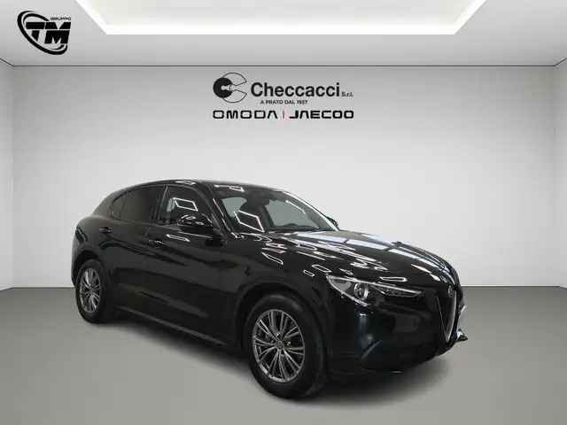 Alfa Romeo Stelvio view 4