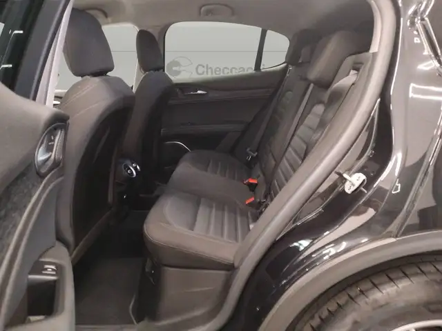 Alfa Romeo Stelvio view 15