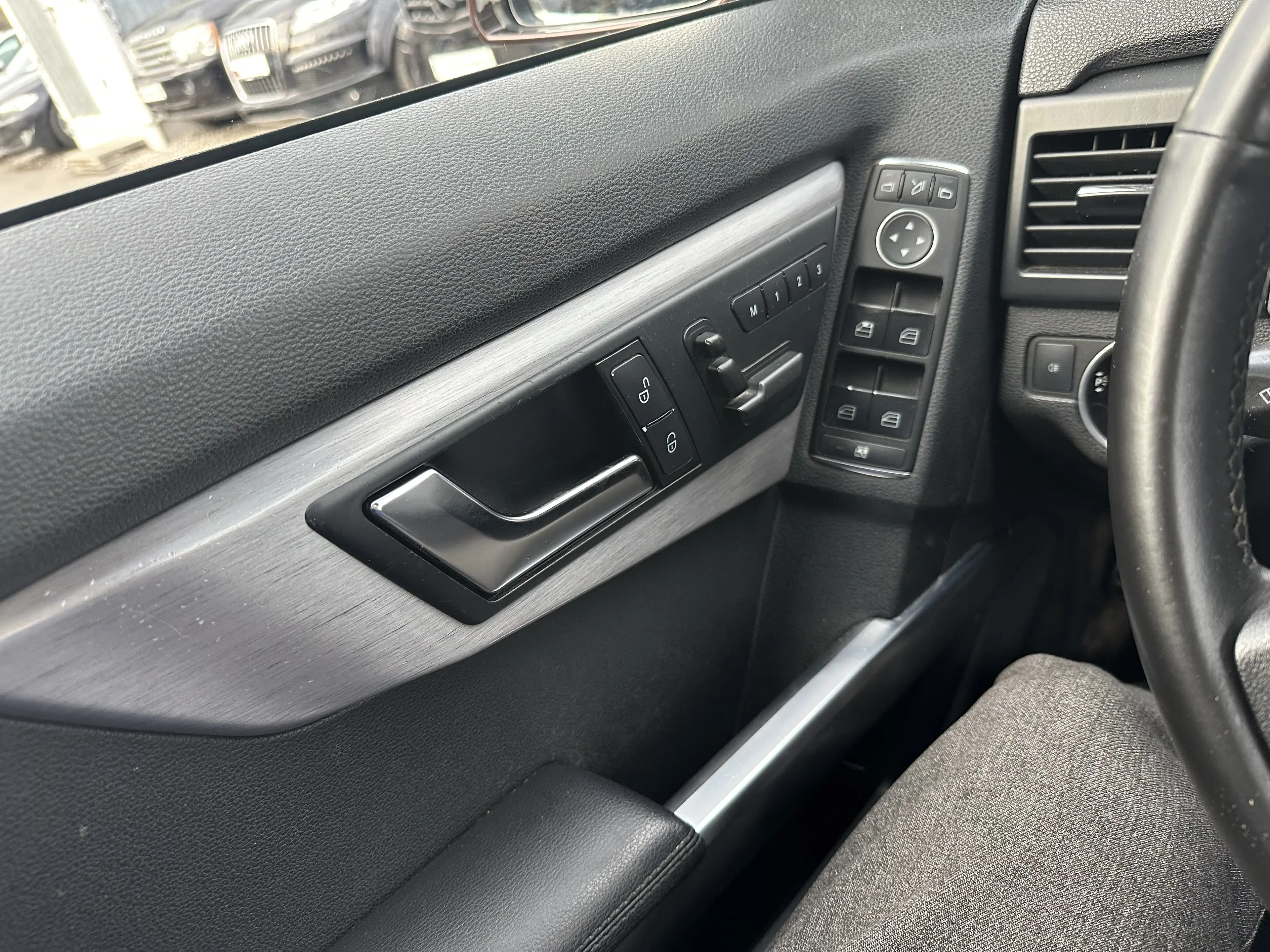 Mercedes-Benz GLK 350 CDI 4Matic PANORAMA F-1 MEMORY LOGIC 7 VOLL EXTRAS — photo 9