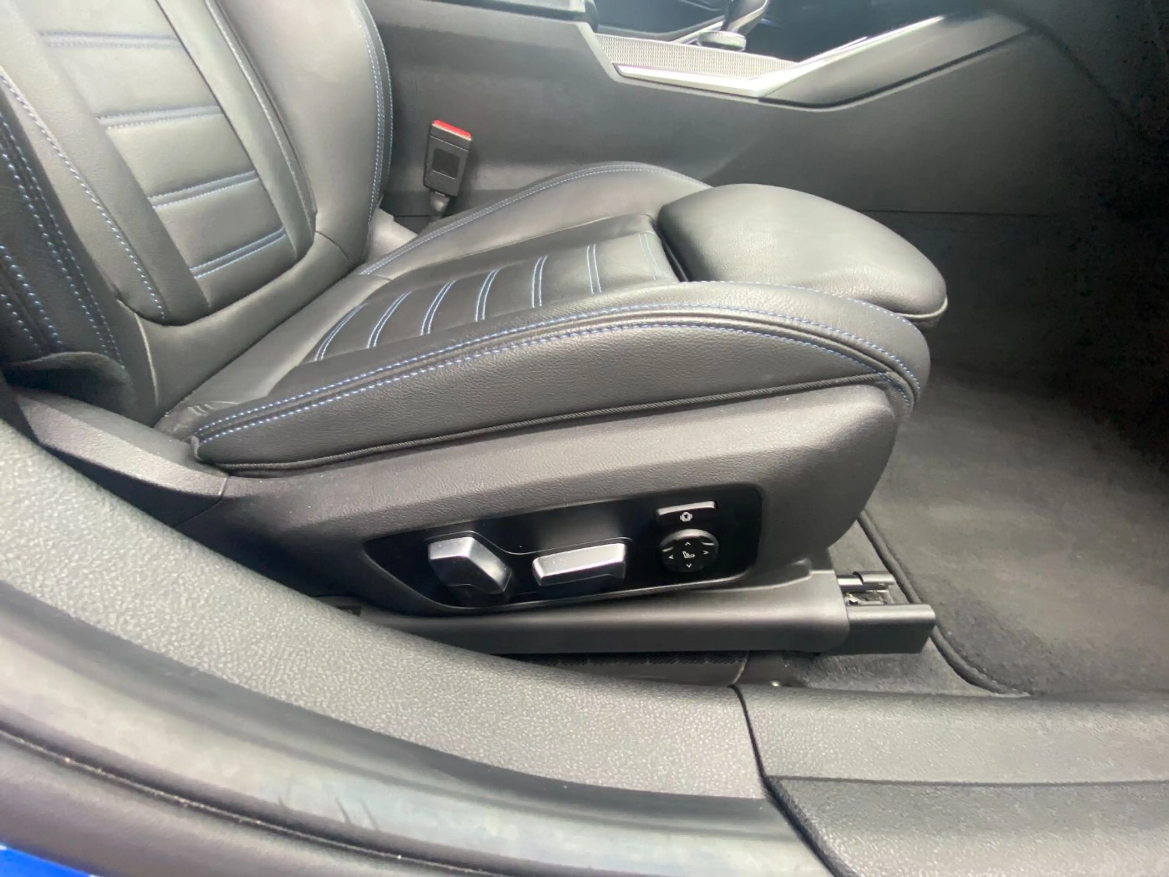 BMW 330 i Lim/MSPORT/HUD/LASER/360°/ACC/STANDHZ/H&K/ — photo 10
