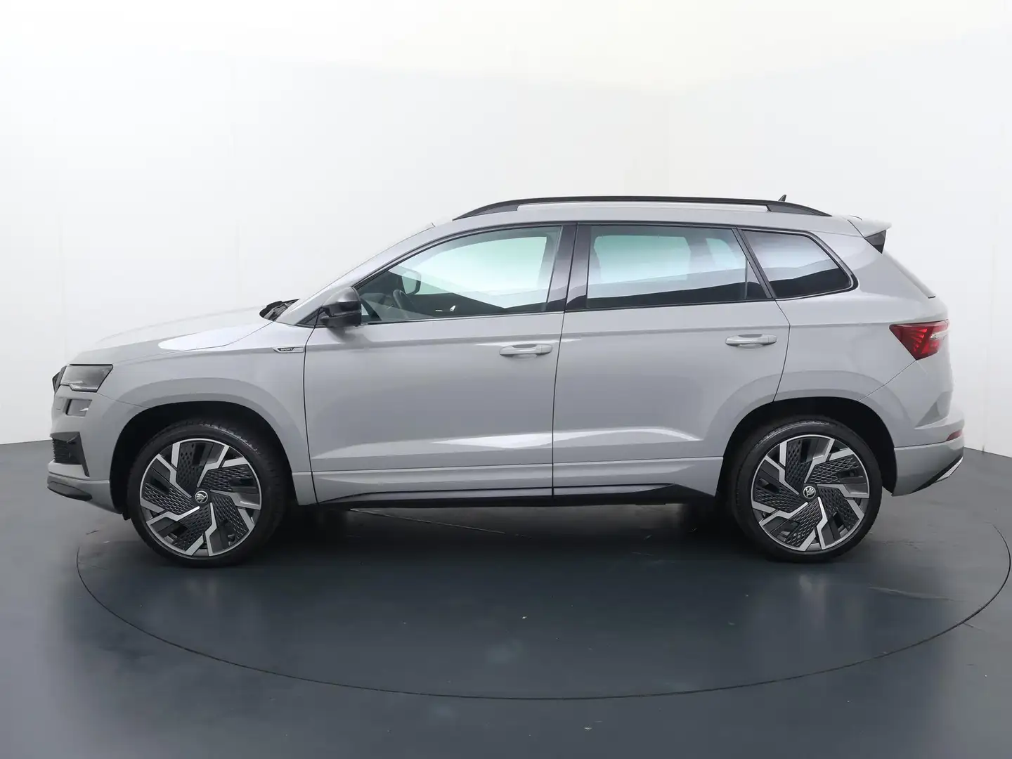 Skoda Karoq 1.5 TSI ACT Sportline Business | 150 PK | Automaat Grijs - 2