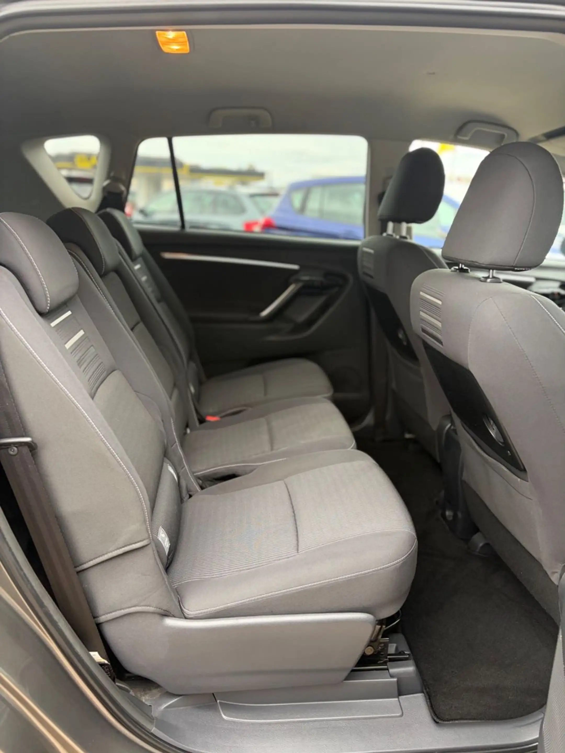 Toyota Verso Comfort — photo 10