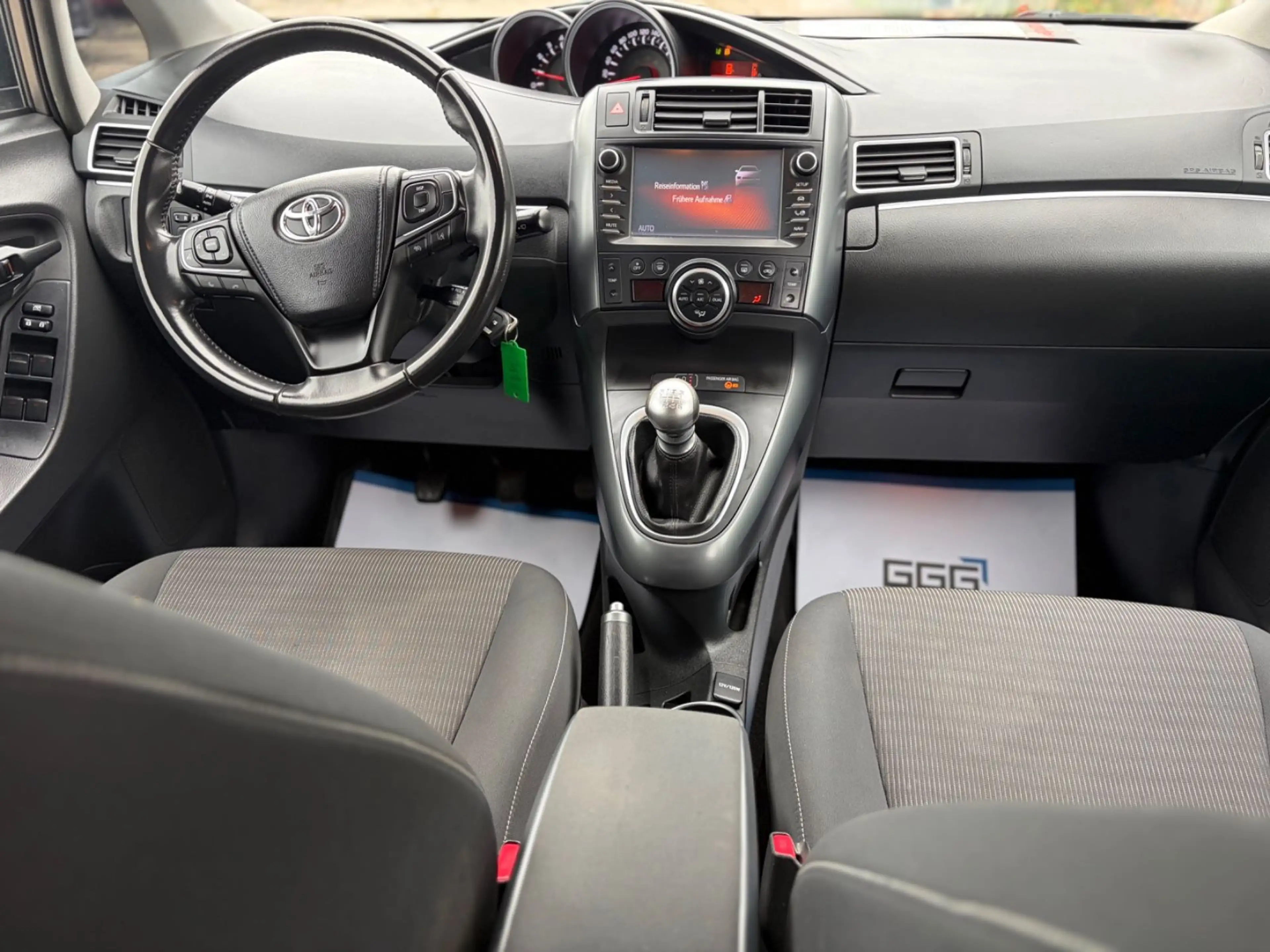Toyota Verso Comfort — photo 11