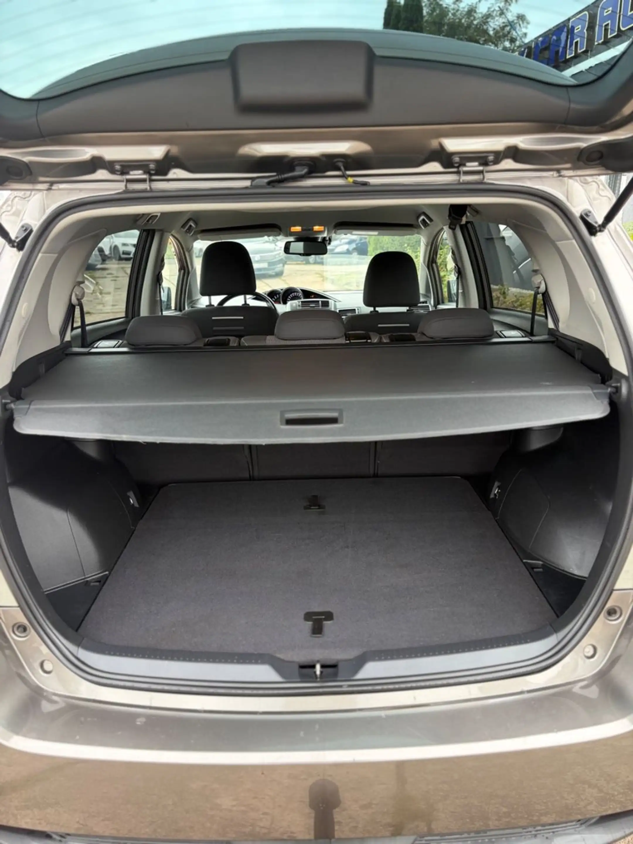 Toyota Verso Comfort — photo 9