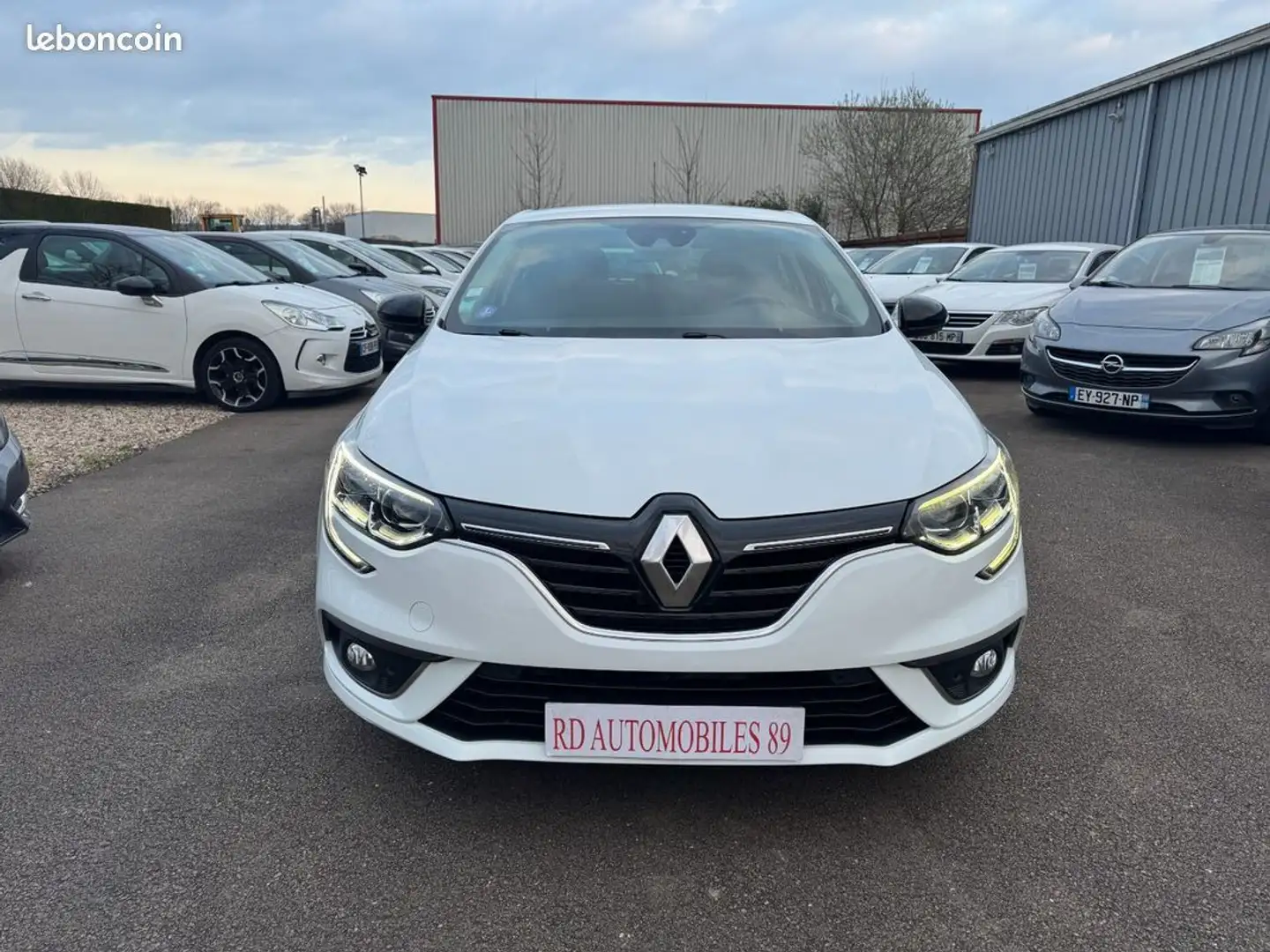 Renault Megane MÉGANE IV 1.2 TCE 100 CH Limited Blanc - 2